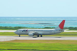 Archivo:Japan Transocean 737-429 OHA JA8933