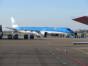 Archivo:KLM E195-E2 PH-NXB