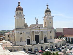 Archivo:Katedrale-Santiago-Kuba-2004-0555