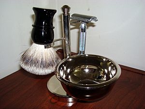 Archivo:Kit para afeitar