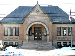 Library Hall in Carpentersville, Illinois.jpg