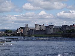 Archivo:Limerick castle