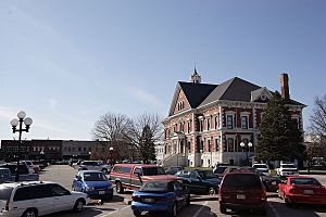 Archivo:Macomb Square