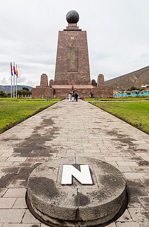 Archivo:Mitad del Mundo, Quito, Ecuador, 2015-07-22, DD 06