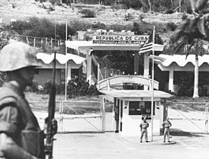 Archivo:North East Gate at the US base Guantanamo Bay 1969