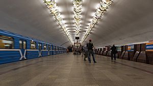 Archivo:Novosibirsk Metro PMarksa station 07-2016