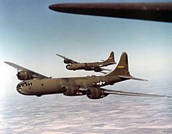 Archivo:Olive-drab painted B-29 superfortress