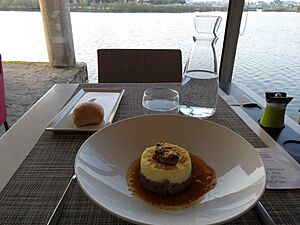 Archivo:PARMENTIER DE CONFIT DE CANARD (46785839575)