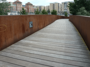 Archivo:Pasarela peatonal San Jorge - Sanduzelaiko oinzubia