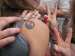 Archivo:Peace Tattoo San Diego County Fair 2009