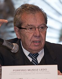 Porfirio Muñoz Ledo (19156588389) (cropped).jpg