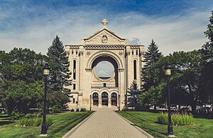 Archivo:Saint Boniface Cathedral, Winnipeg, Canada (35918578070)