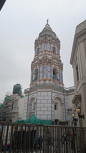 Archivo:Torre de la Basílica Menor y Convento Máximo de Nuestra Señora del Rosario