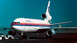 Archivo:United DC-10 N1819U