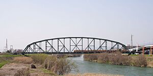 Archivo:Yodogawa Railway bridge of Kintetsu 001 KYOTO JPN