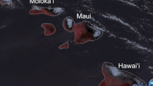 Archivo:2023 Hawaii Fires - NASA GOES Loop with highlighted areas