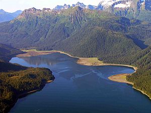 Archivo:Adis windfall harbor
