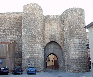 Archivo:Almazan - Puerta de Herreros