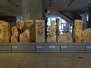 Archivo:Athens Acropolis Museum sculptures