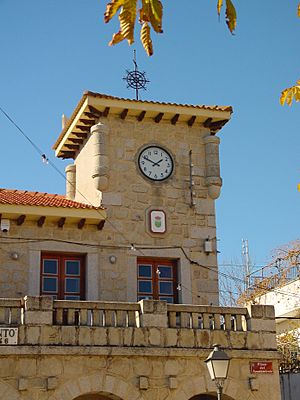 Archivo:Ayuntamiento de Cabanillas de la Sierra