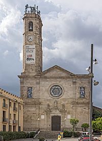 Badalona - Església de Santa Maria i catifa de Corpus.jpg
