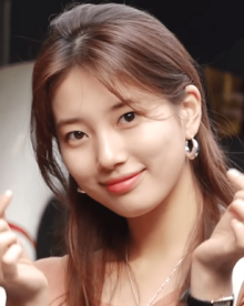 Bae Suzy at 'Vagabond' show party in Seoul on May 24, 2019.png