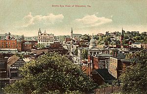 Archivo:Bird's-eye View of Staunton, VA