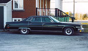 Archivo:Buick Electra Limited 1975