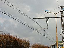 Archivo:Caténaire 1,5 kV 01