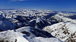 Archivo:Cordillera Cantábrica vista desde el Castro Valnera