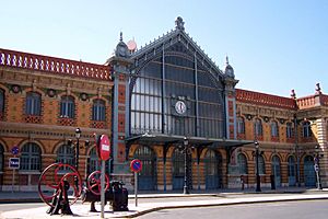 Archivo:Estación de ferrocarril de Almería