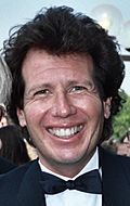 Archivo:Garry Shandling at the 39th Emmy Awards cropped