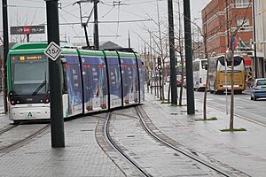 Archivo:Granada tram 2025 09