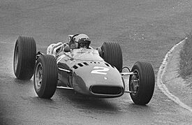 Archivo:Grand Prix Zandvoort , training, Lorenzo Bandini met Ferrari, Bestanddeelnr 919-3822 (cropped)