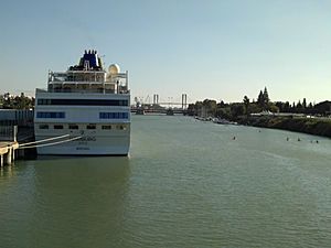Archivo:Guadalquivir crucero