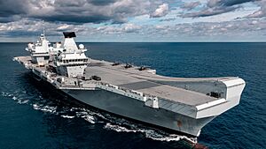 Archivo:HMS Queen Elizabeth (cropped)