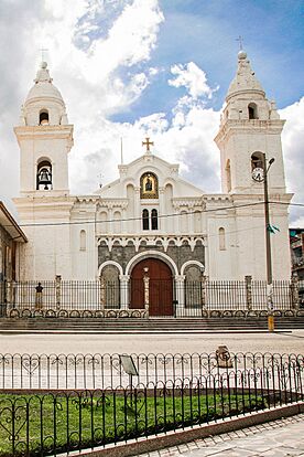 Archivo:Iglesia de Jauja