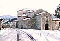 Iglesia prerromancia Santianes de Pravia S.VIII con nieve