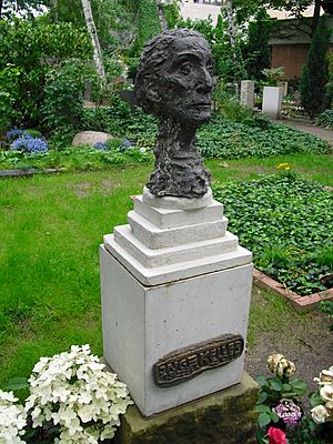 Archivo:Inge Keller - Dorotheenstädtischer Friedhof - Mutter Erde fec