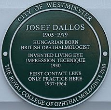 Archivo:Josef Dallos plaque
