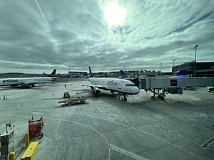 Archivo:KBOS (1) 17