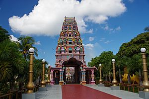 Archivo:MU-port-louis-tamil-tempel