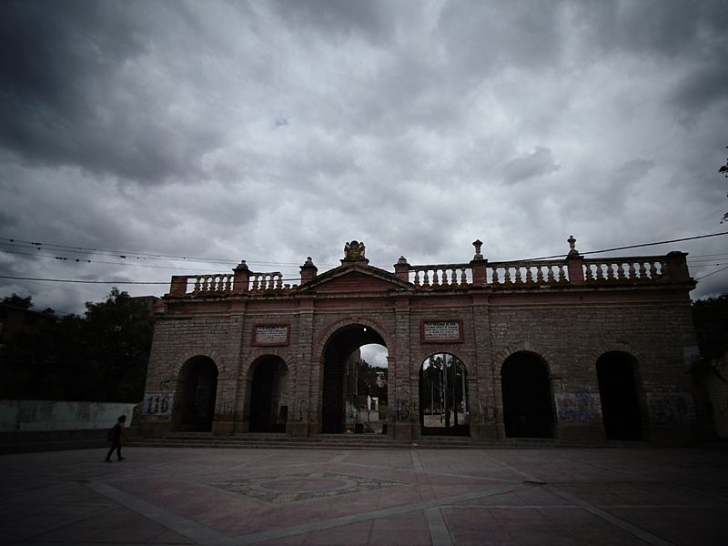 Monumento a los combatientes (15574988101)