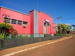 Municipalidad de Guaraní (Guaraní, Misiones, Argentina).JPG