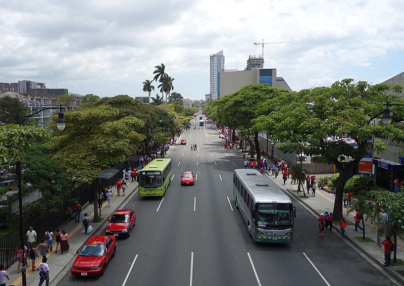 Paseo Colón 01