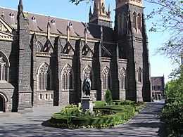 Archivo:St Patrick's Cathedral - Irish Nationalist Leader Daniel O'Connell Statue