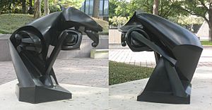Archivo:Two views of 'The Large Horse', a bronze sculpture by Raymond Duchamp-Villon, 1914, Museum of Fine Arts, Houston