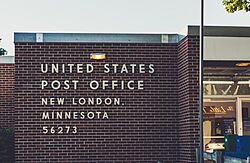 U.S. Post Office - New London, Minnesota 56273 (35038737260).jpg