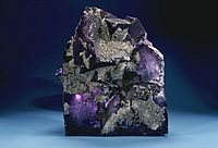 Archivo:USDA Mineral Flourite 93c3962