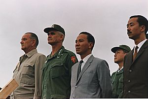 Archivo:VietnamkriegPersonen1966